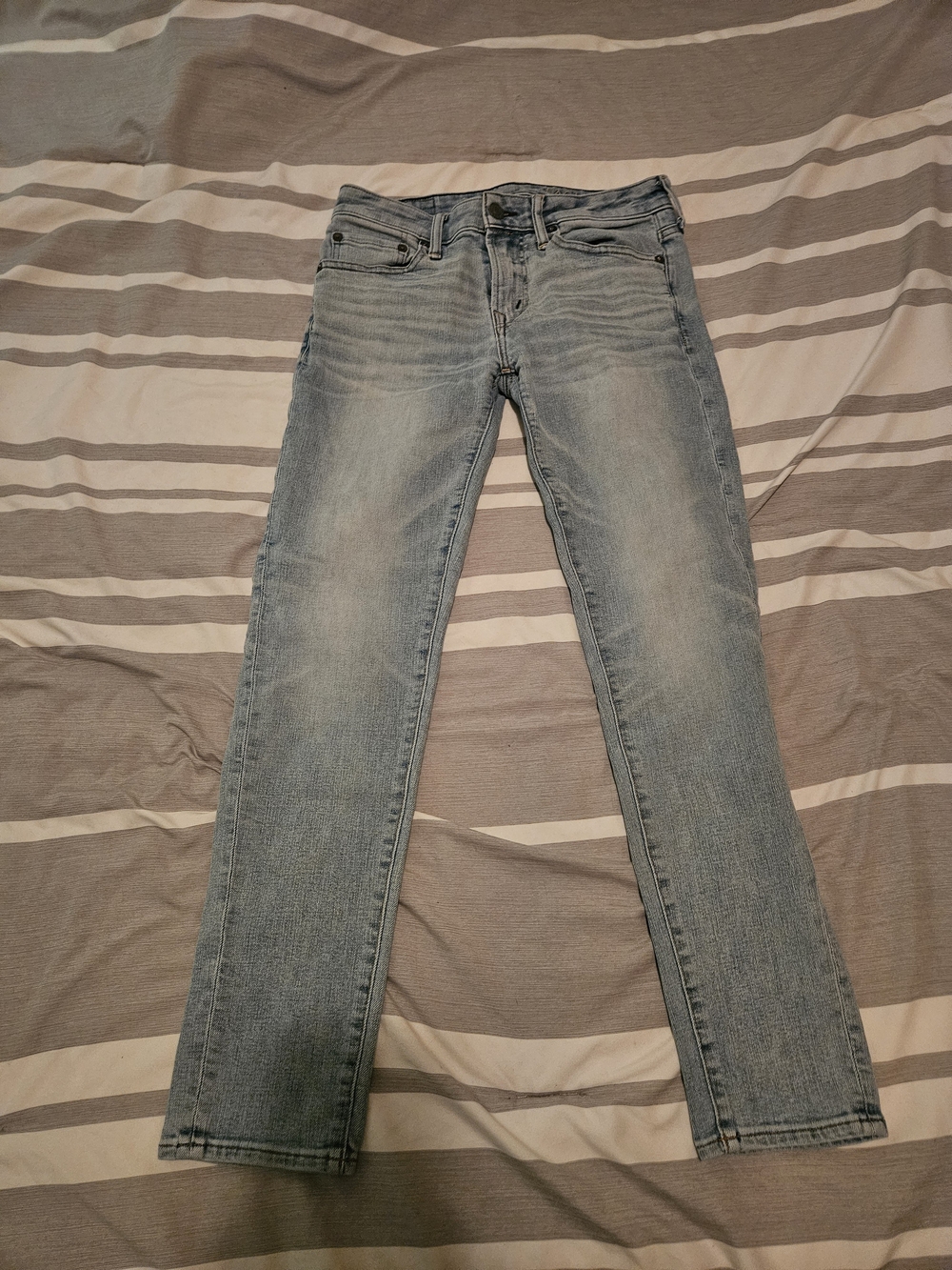 American Eagle Outfitters Light Wash Skinny Jeans